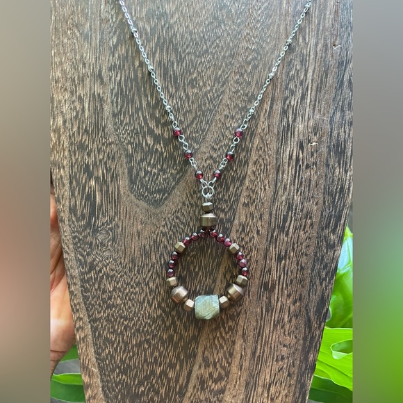 Labradorite - Hematite - Garnet Necklace - Picture 4 of 6